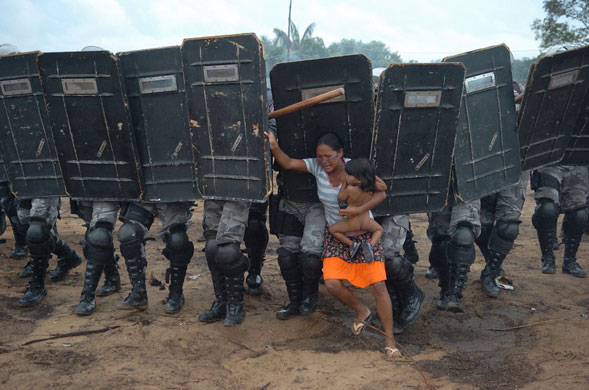 http://hic-net.org/wp-content/uploads/2019/09/luiz-vasconcelos-woman-in-manaus-brazil.jpg